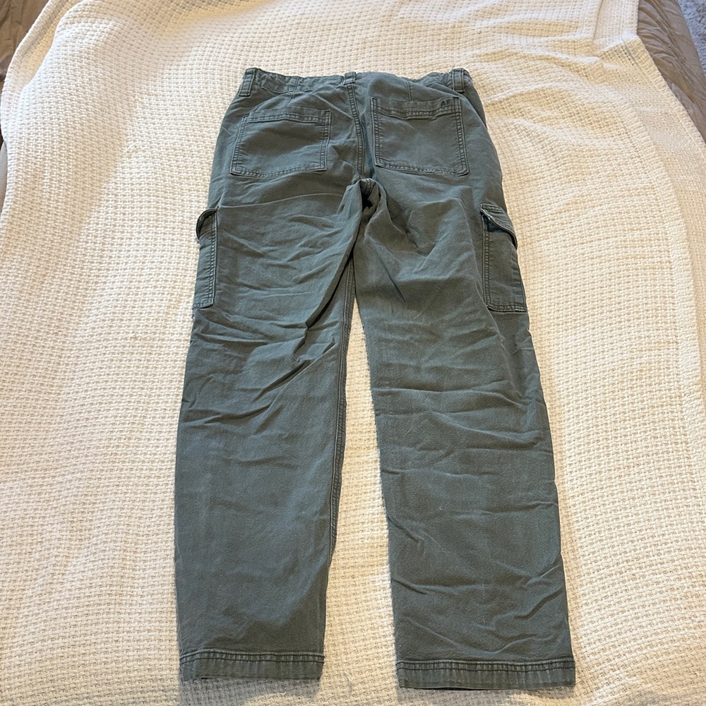 American Eagle Army Green Cargo Pants - Picture 2 of 3